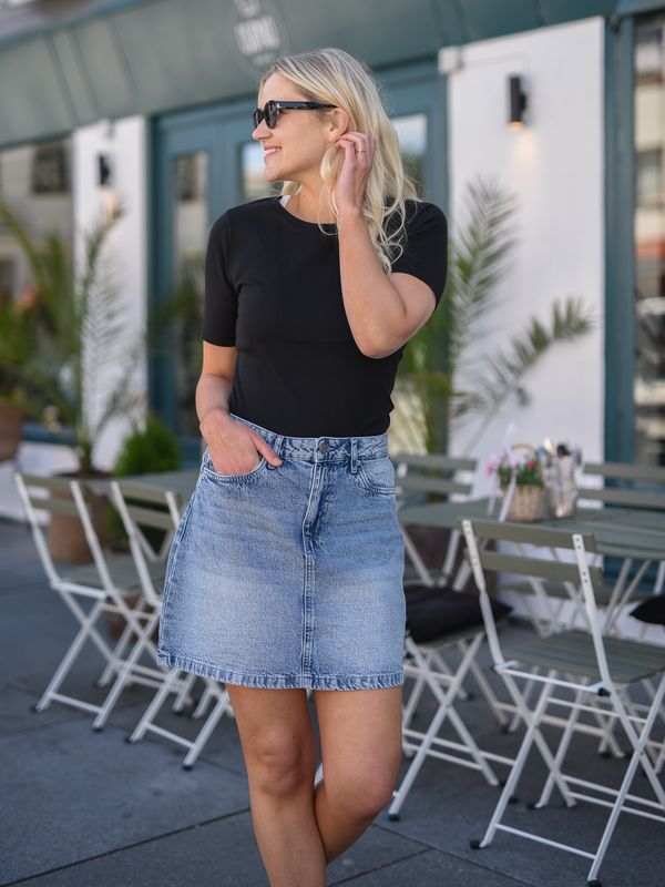 Aveny Skirt