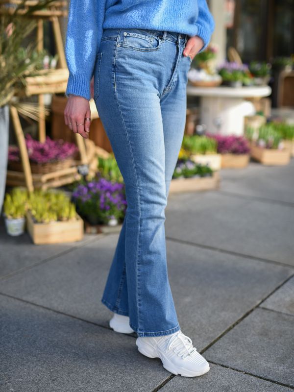 Twiggy Flared High Waist Jeans