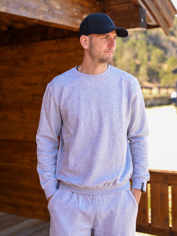 & Sweater U