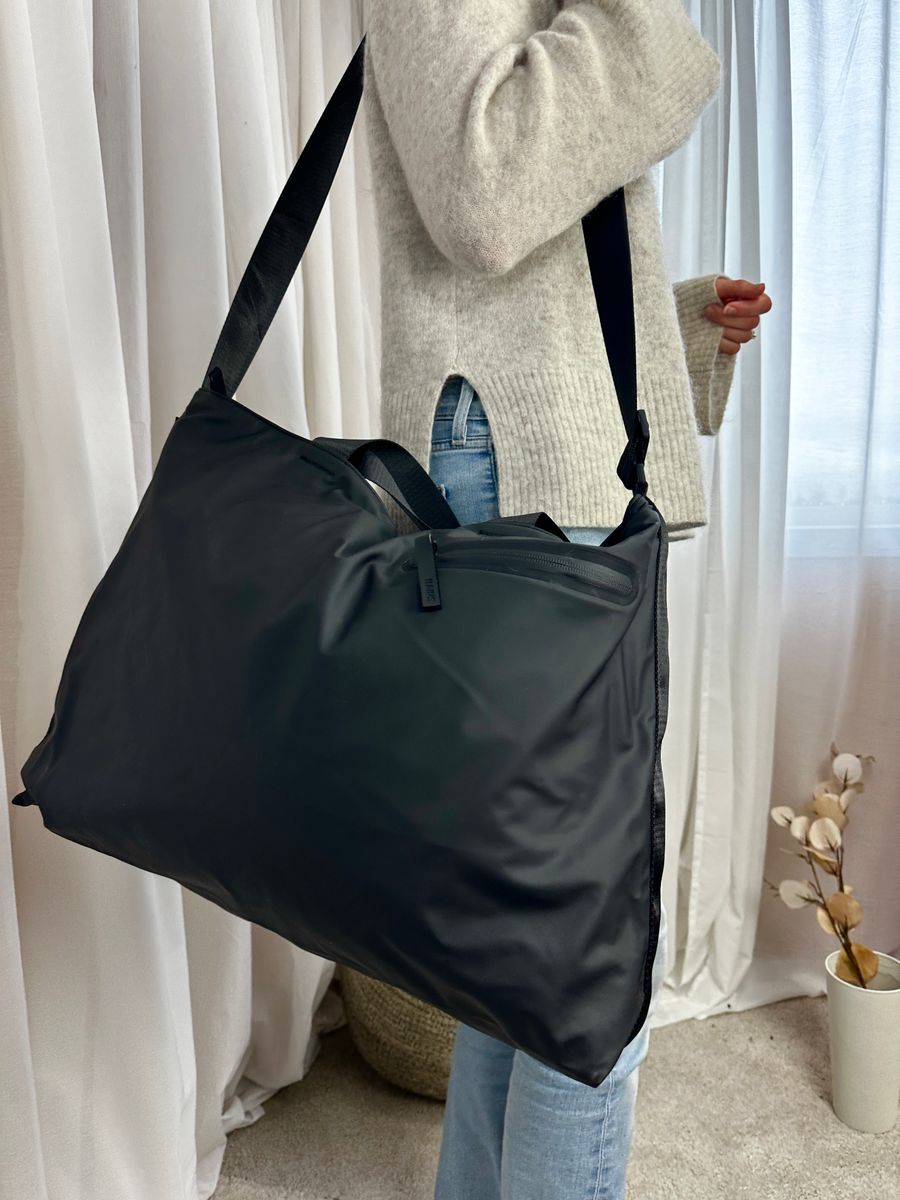 Dash Messenger Tote Bag