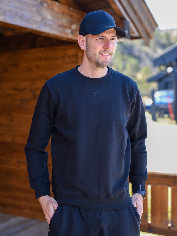 & Sweater U
